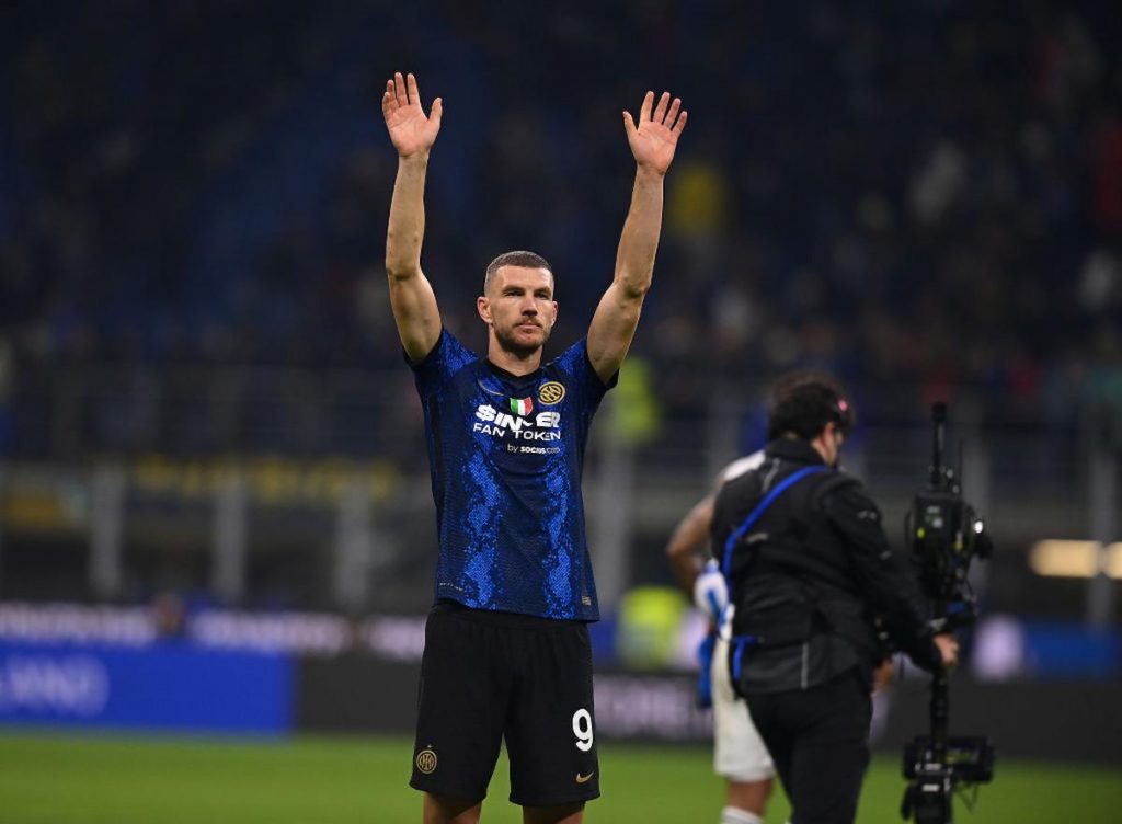 dzeko inter specchio