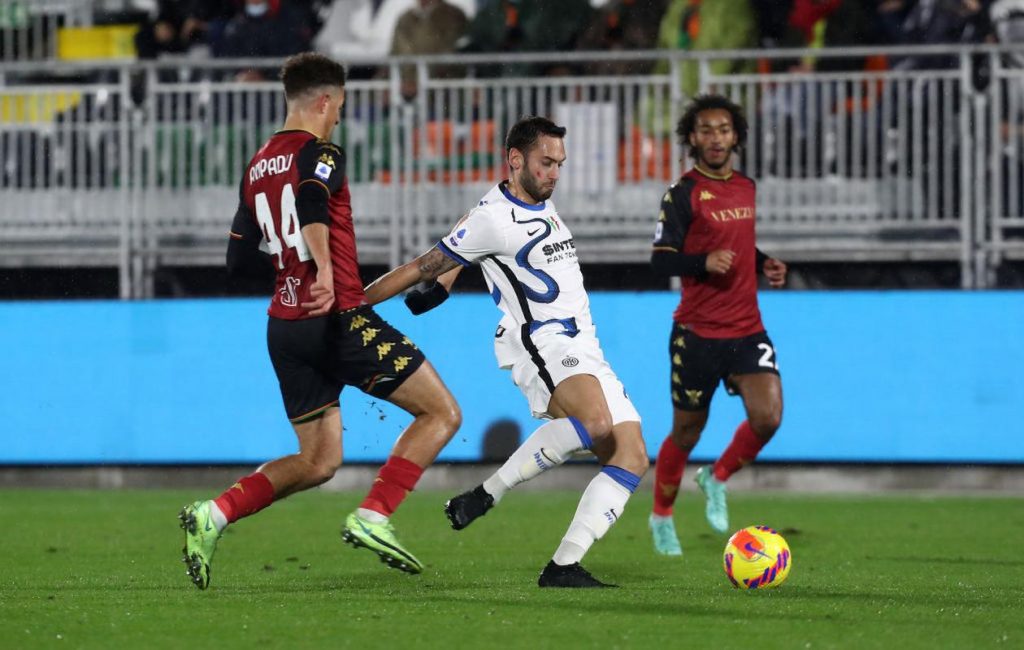 calhanoglu fuori area
