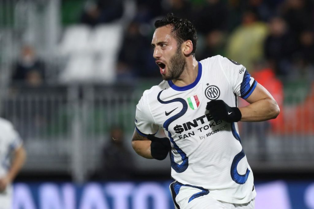 Un-Calhanoglu-cosi-non-si-era-mai-visto
