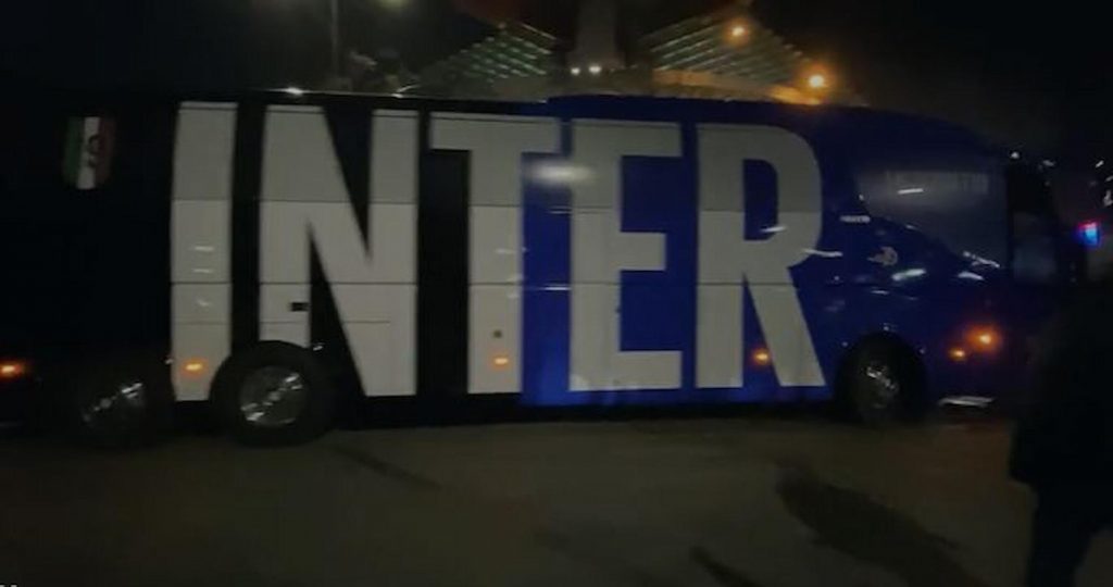 milan inter accoglienza pullman inter (1)