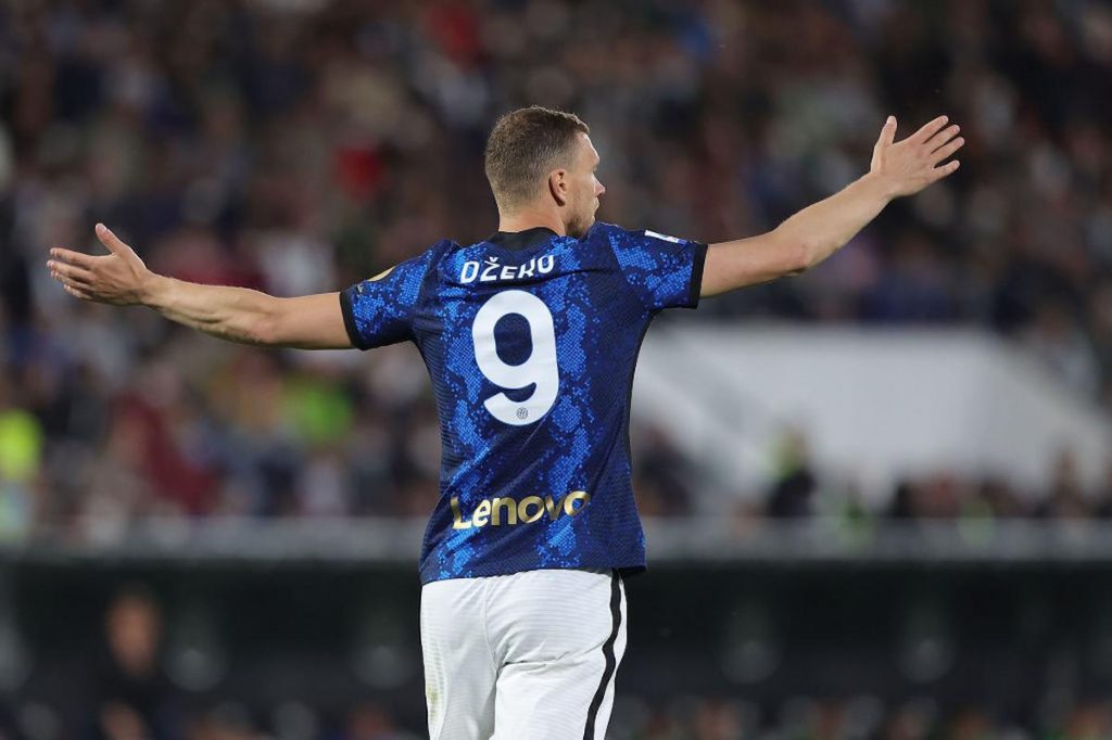 dzeko panchina derby