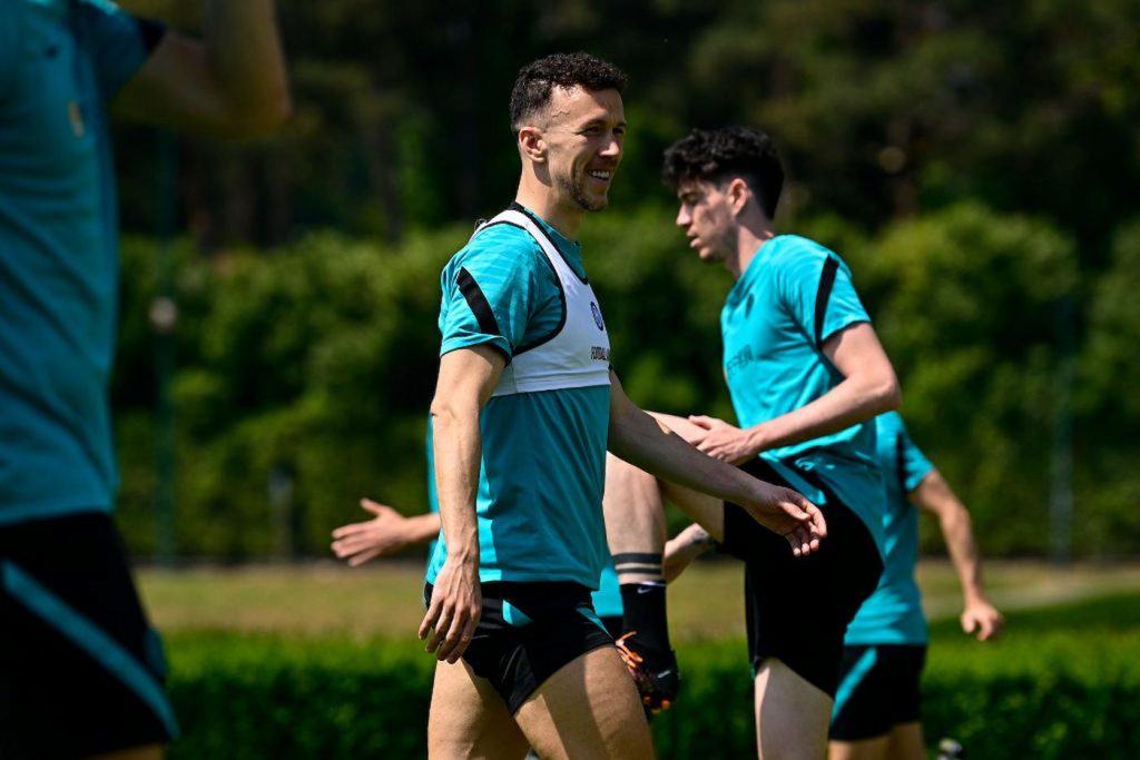 Perisic testa inter