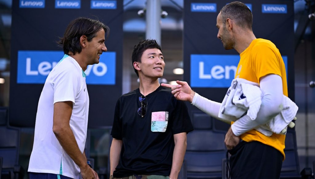 Zhang con handanovic e Inzaghi