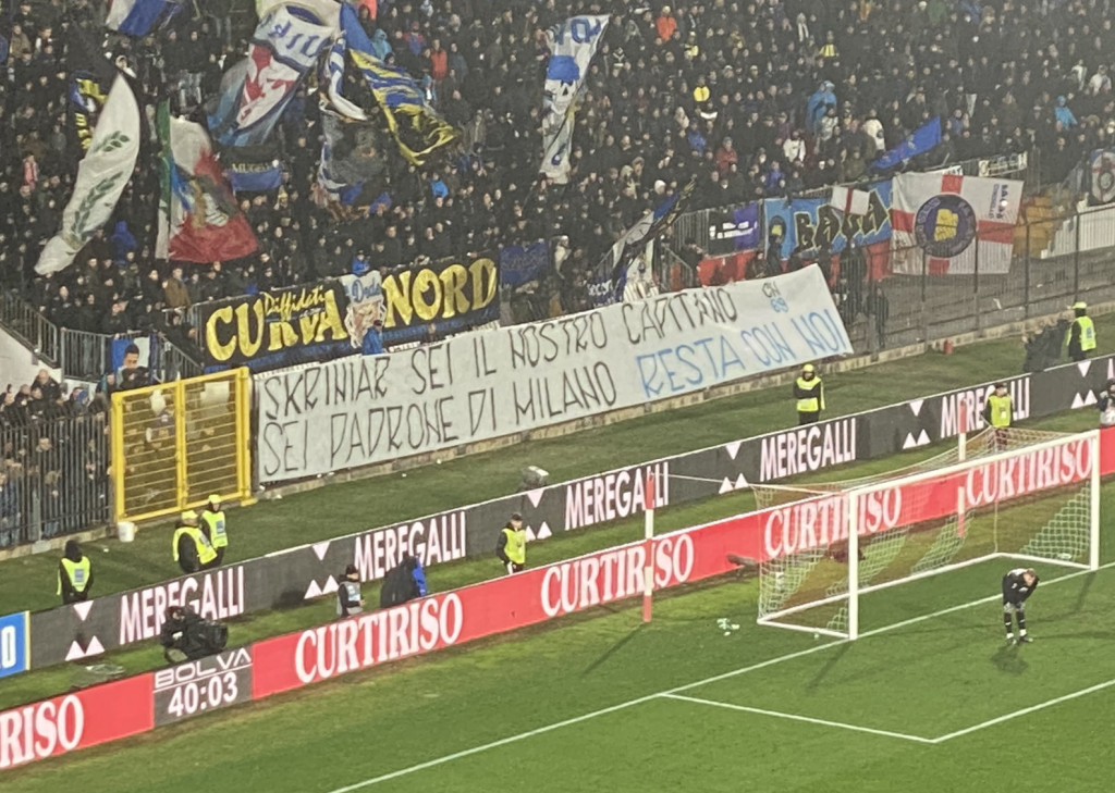 Striscione Skriniar