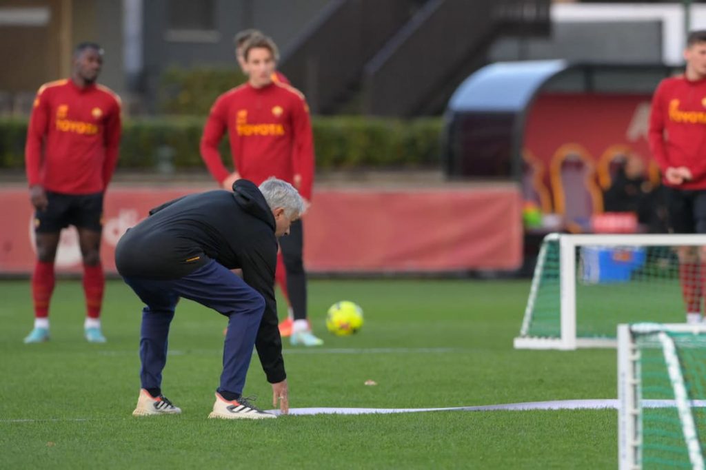 mourinho resta roma (1)