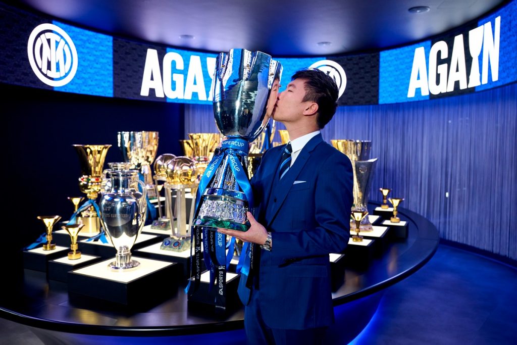 Steven Zhang con la Supercoppa