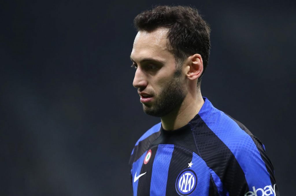 Calhanoglu convocato rinnovo