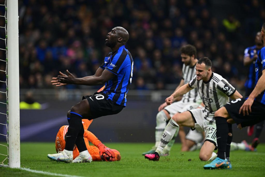 Inter spiegare distanza