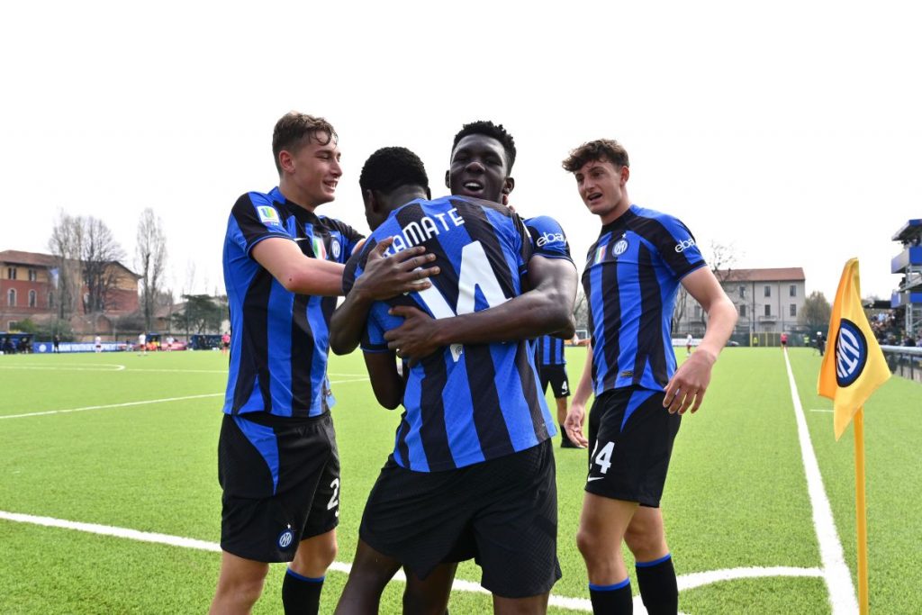 FC Internazionale U19 v AS Roma U19 - Primavera 1