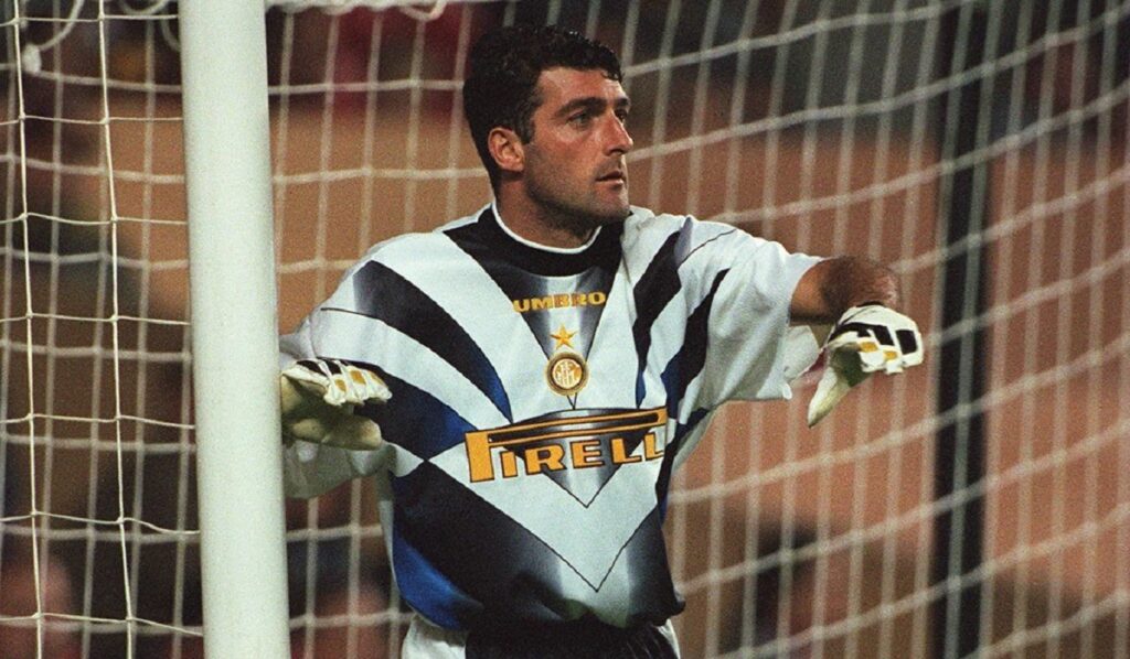 Pagliuca su Onana