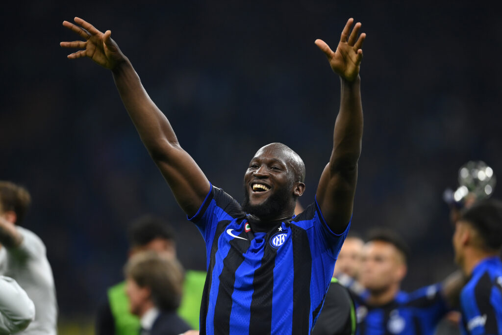 Lukaku esulta