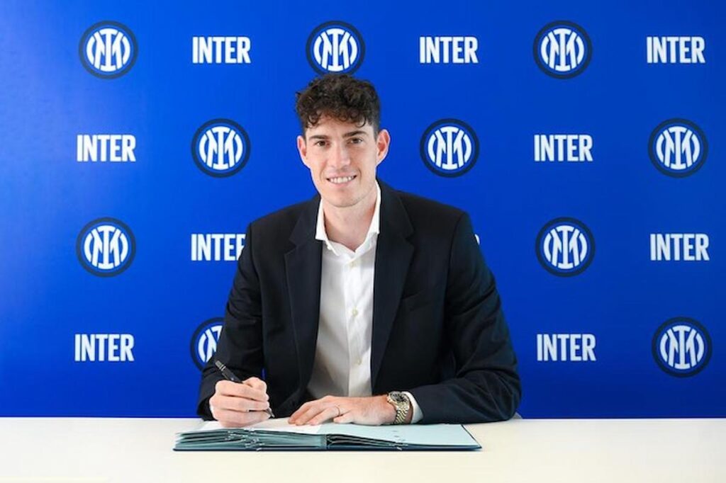 Inter, Bastoni rinnova