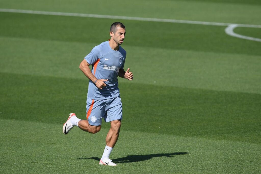 Mkhitaryan regista