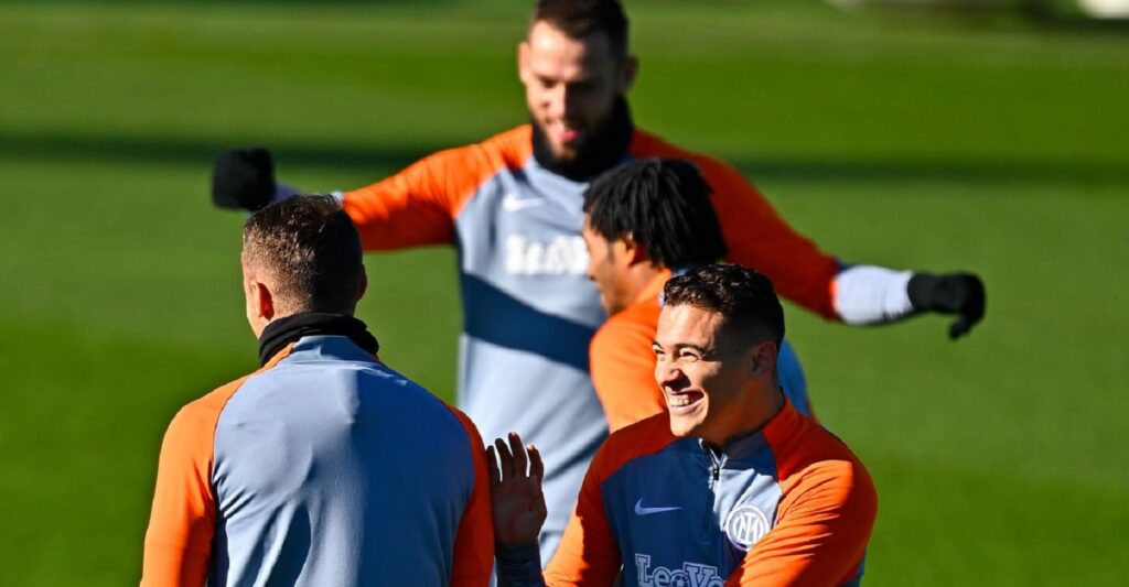 Asllani sorride