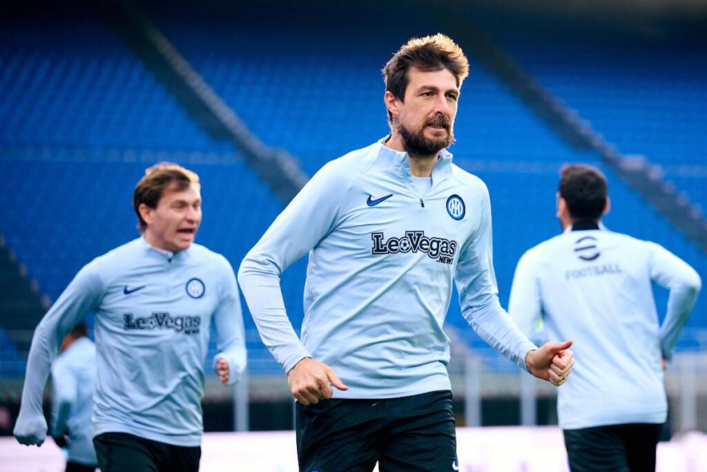 acerbi allenamento san siro