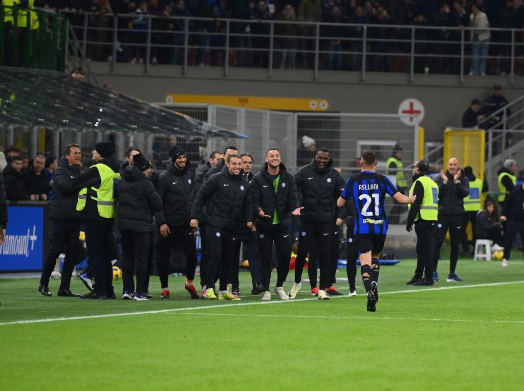 gol di asslani reazione panchina