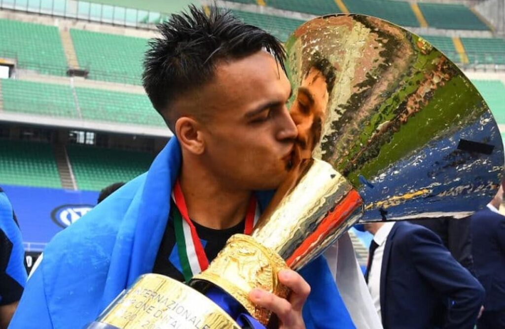 coppa scudetto lautaro 2020-2021