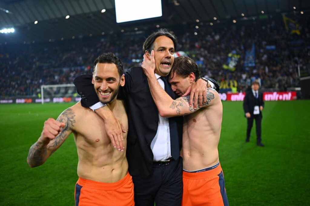 udinese inter inzaghi abbraccia calhanoglu e barella