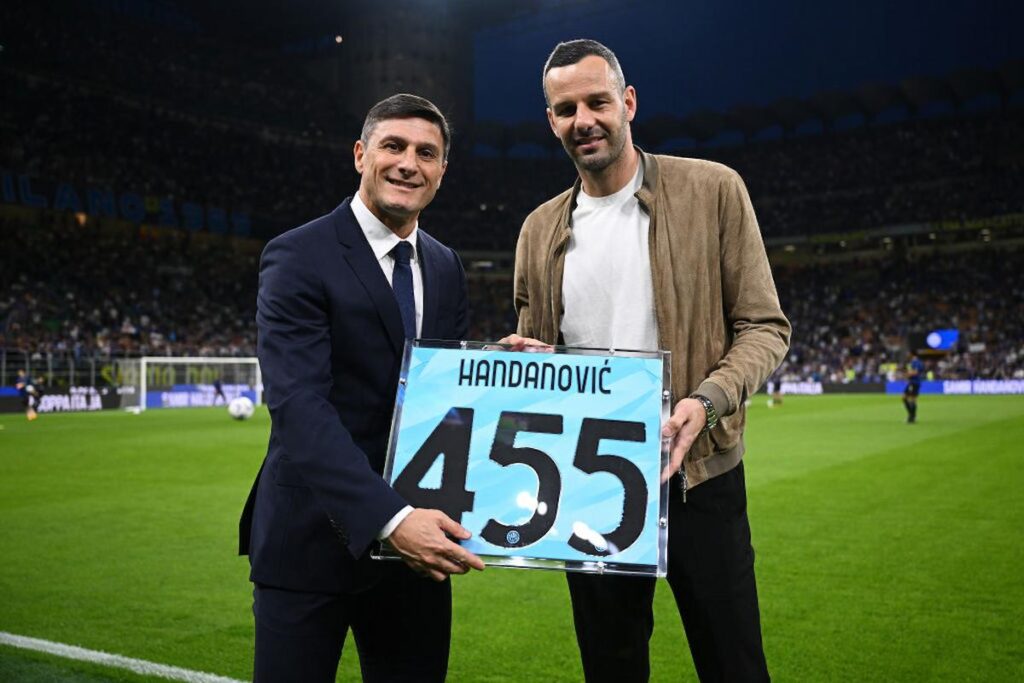 handanovic premiato da zanetti