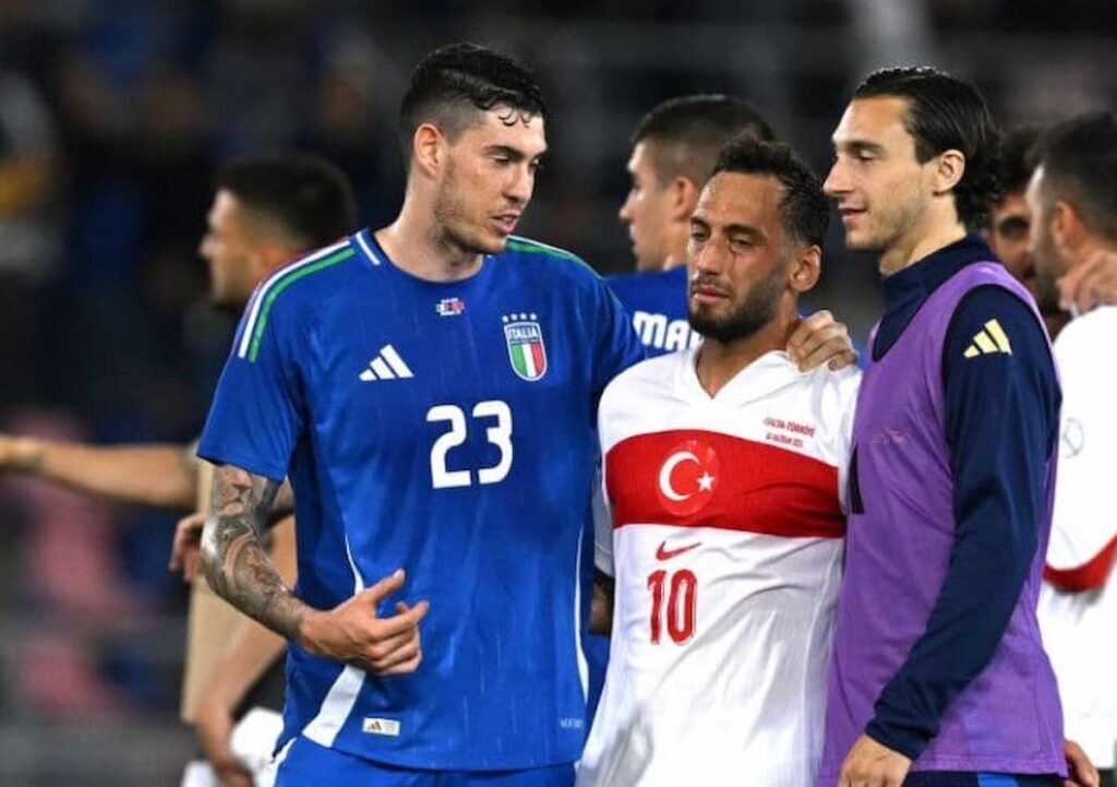 calhanoglu bastoni darmian italia turchia (1)