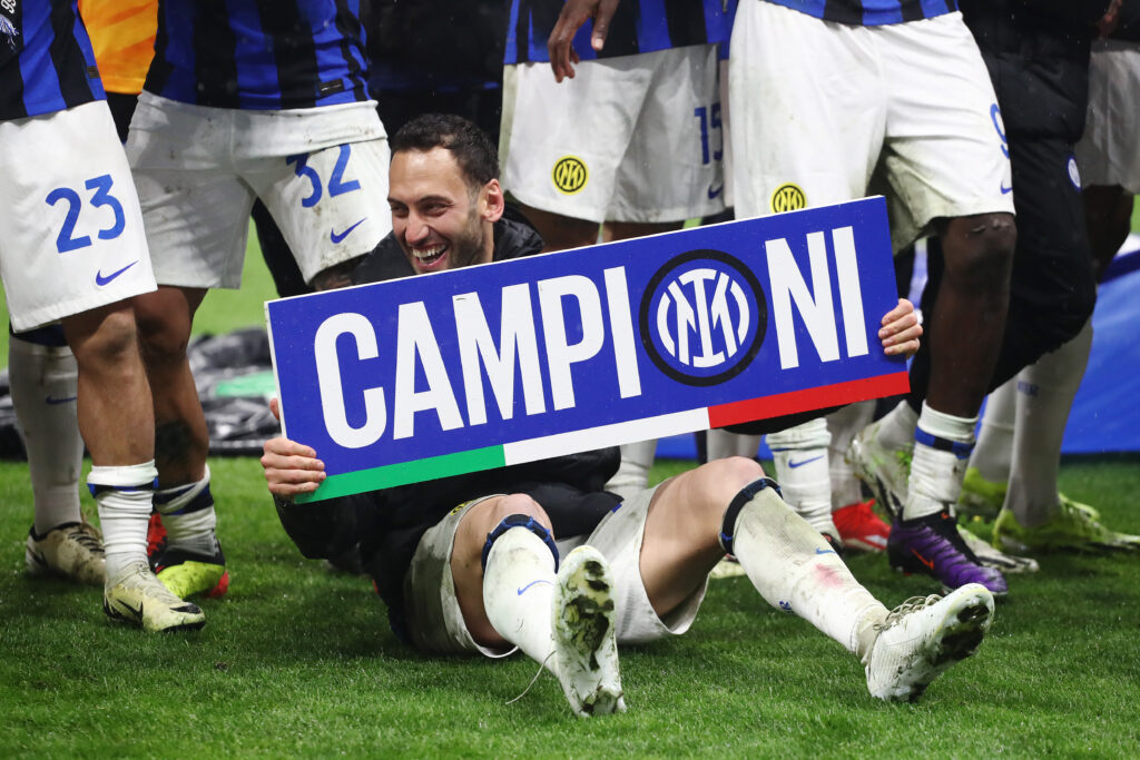 Hakan Calhanoglu nel derby