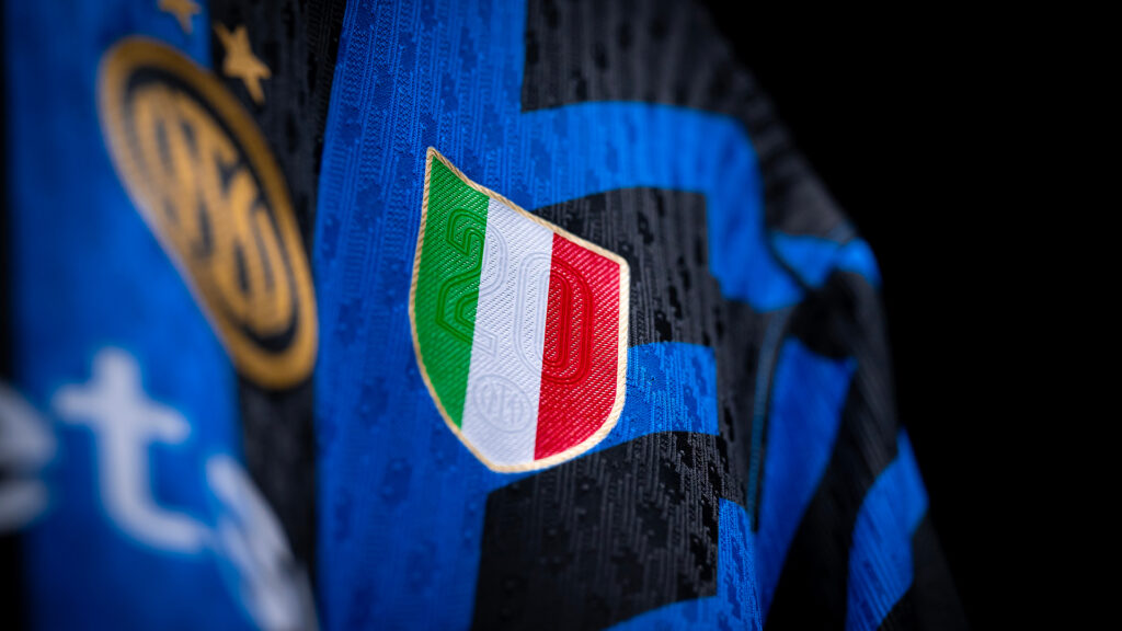 Dettaglio scudetto nuova maglia