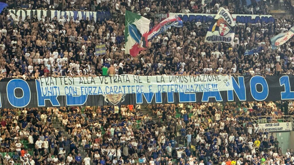 Striscione Curva Nord Inter Frattesi