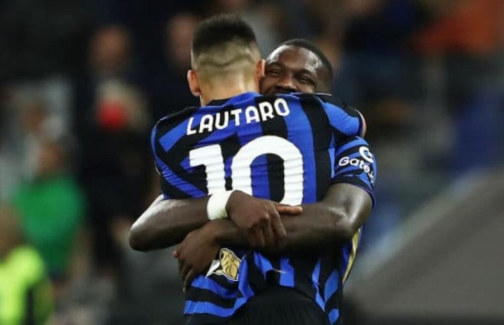 abbraccio thuram lautaro inter torino (1)