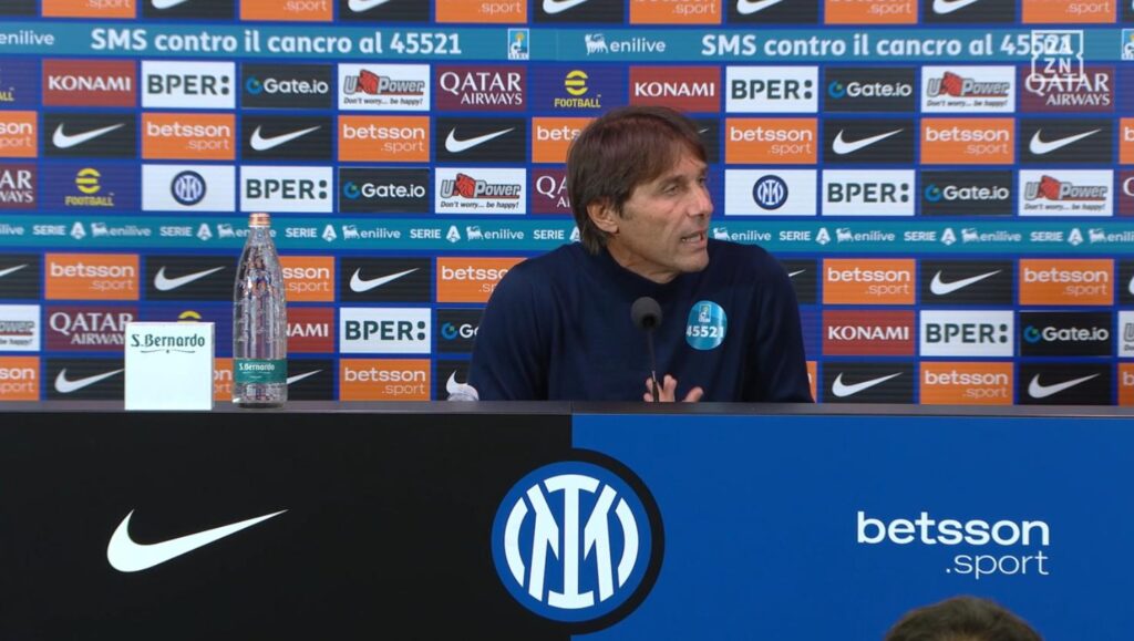 Sfogo Conte in conferenza