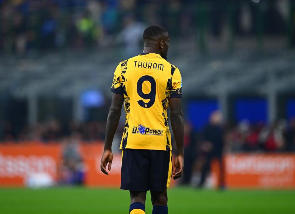 thuram-gesto-plateale (1)
