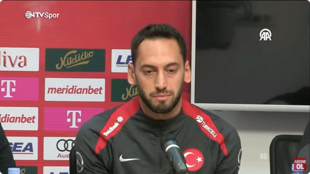 Conferenza Calhanoglu