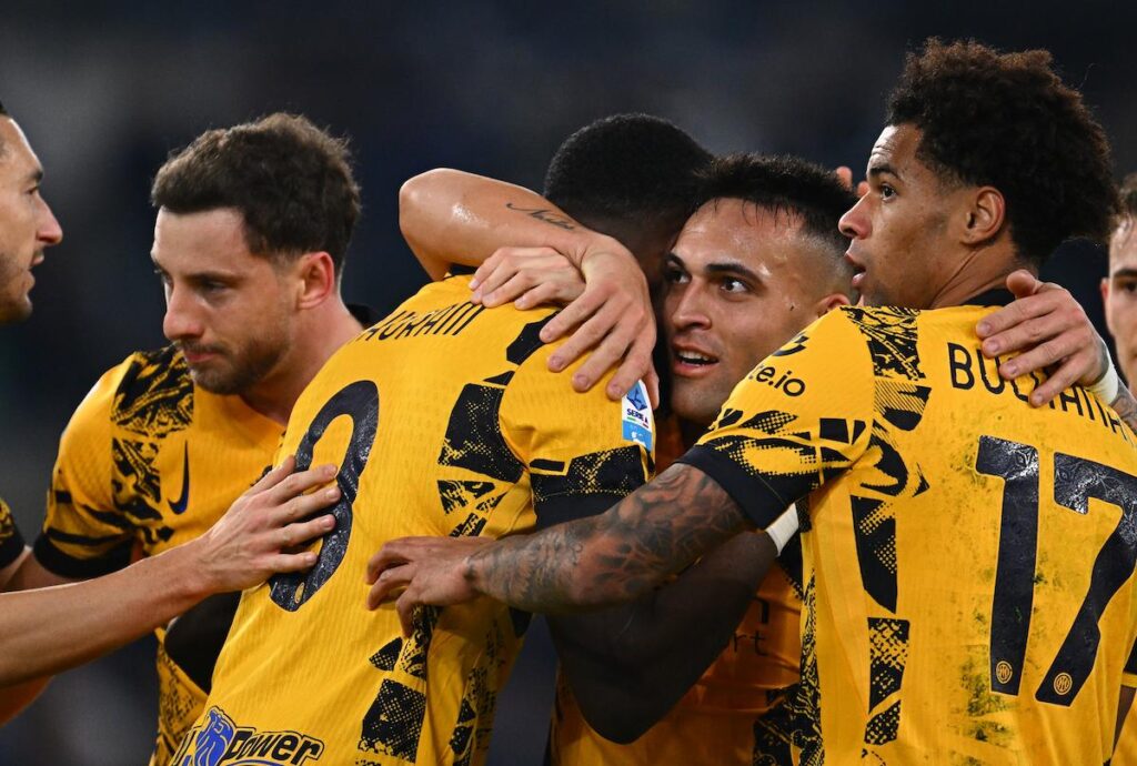 Lautaro abbraccia Thuram