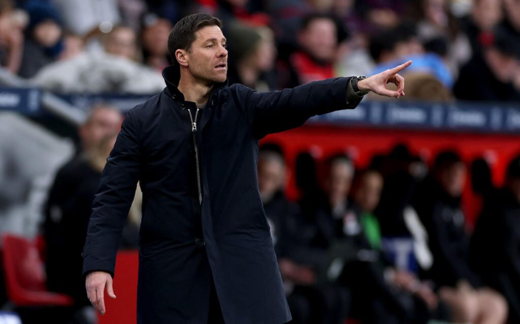 Xabi Alonso (2)