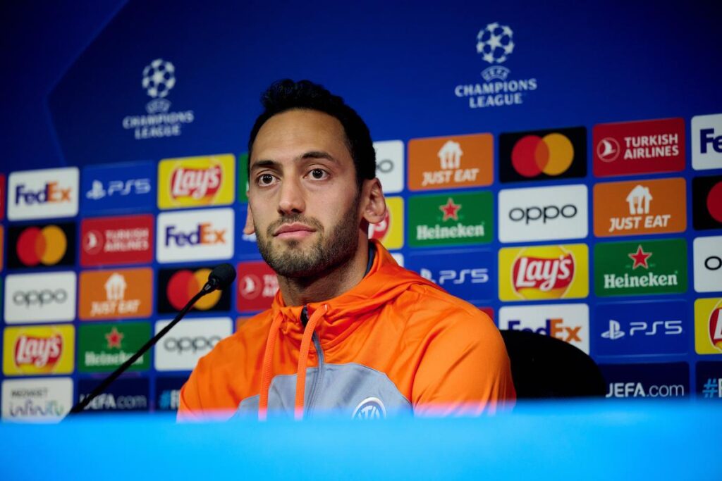 Conferenza Calhanoglu