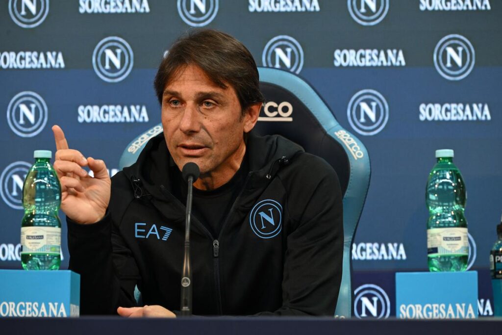 Conte gelido in conferenza
