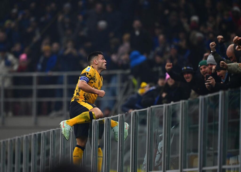 inter genoa lautaro esultanza