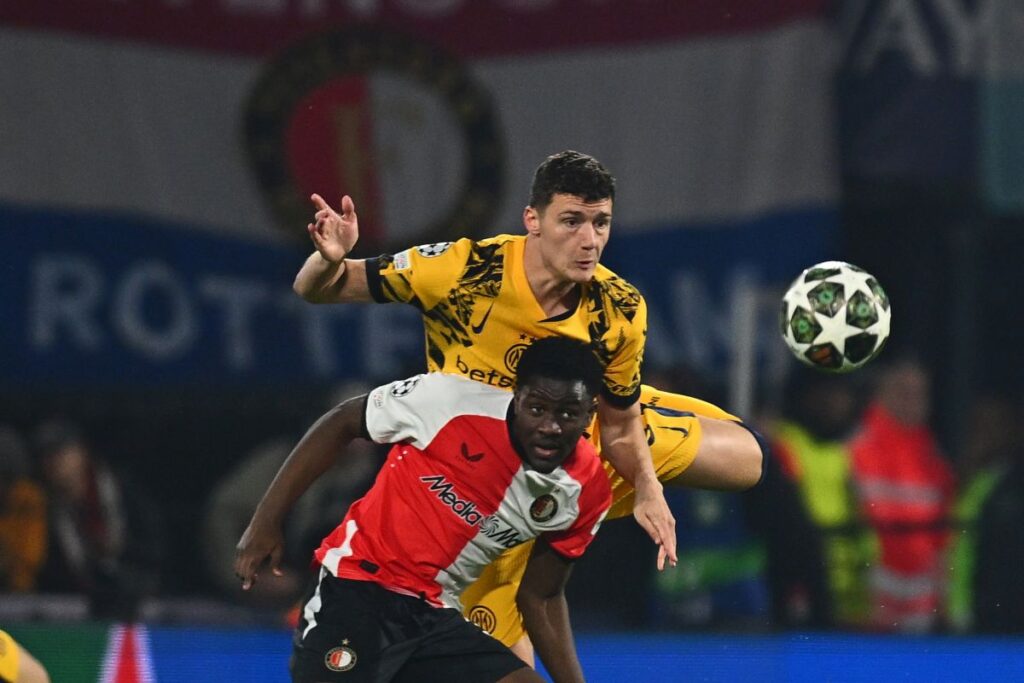Feyenoord v FC Internazionale Milano - UEFA Champions League 2024/25 Round of 16 First Leg