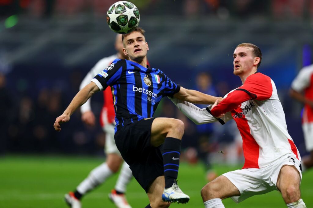 FC Internazionale Milano v Feyenoord - UEFA Champions League 2024/25 Round of 16 Second Leg
