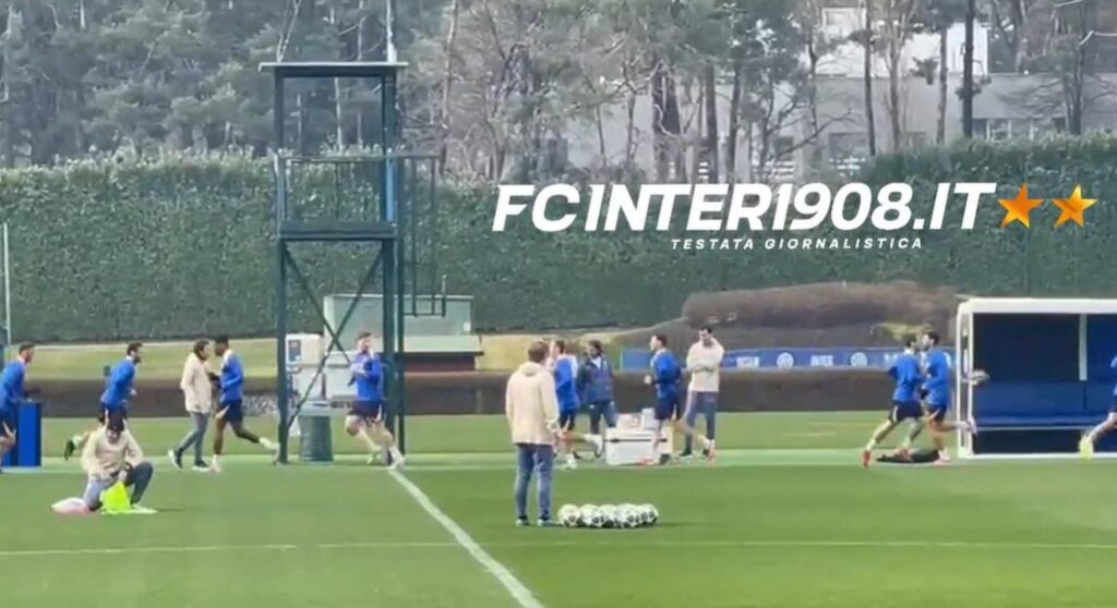inter riscaldamento feyenoord (1)
