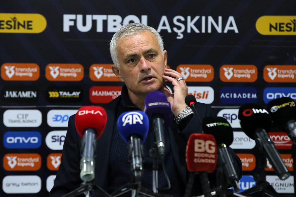 Conferenza Mourinho