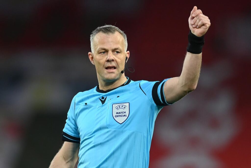 Referee Pol van Boekel