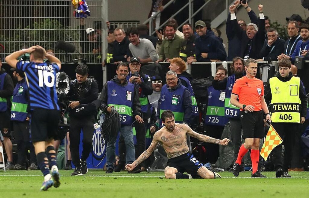 acerbi gol esultanza inter barcellona
