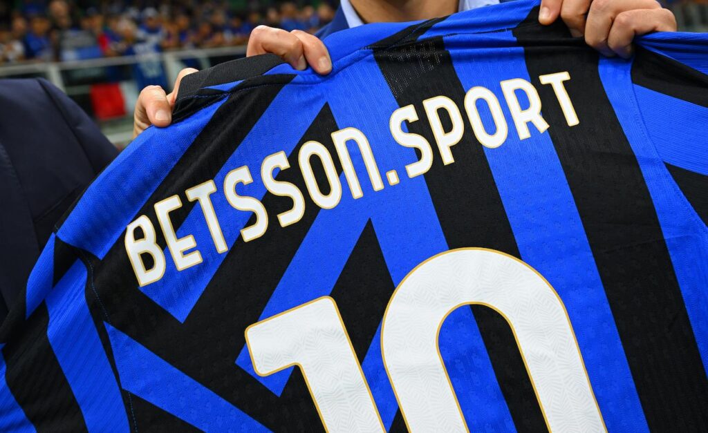 The shirt shows FC Internazionale's main sponsor Betsson Sport
