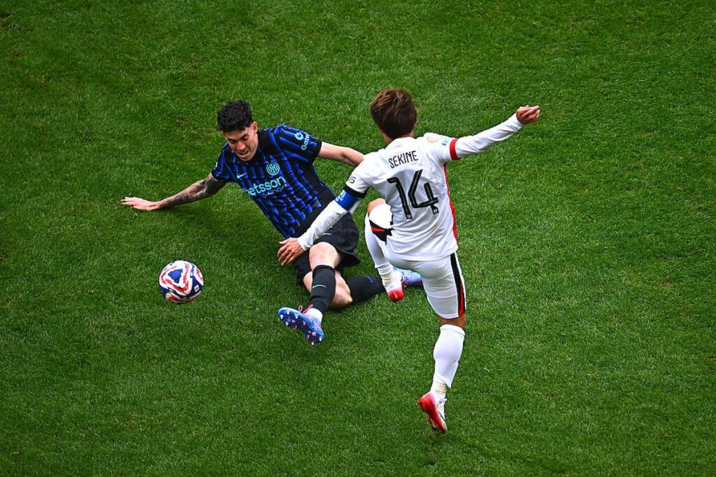 bastoni vs urawa