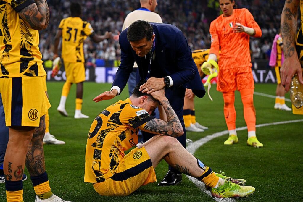 bastoni sconsolato zanetti