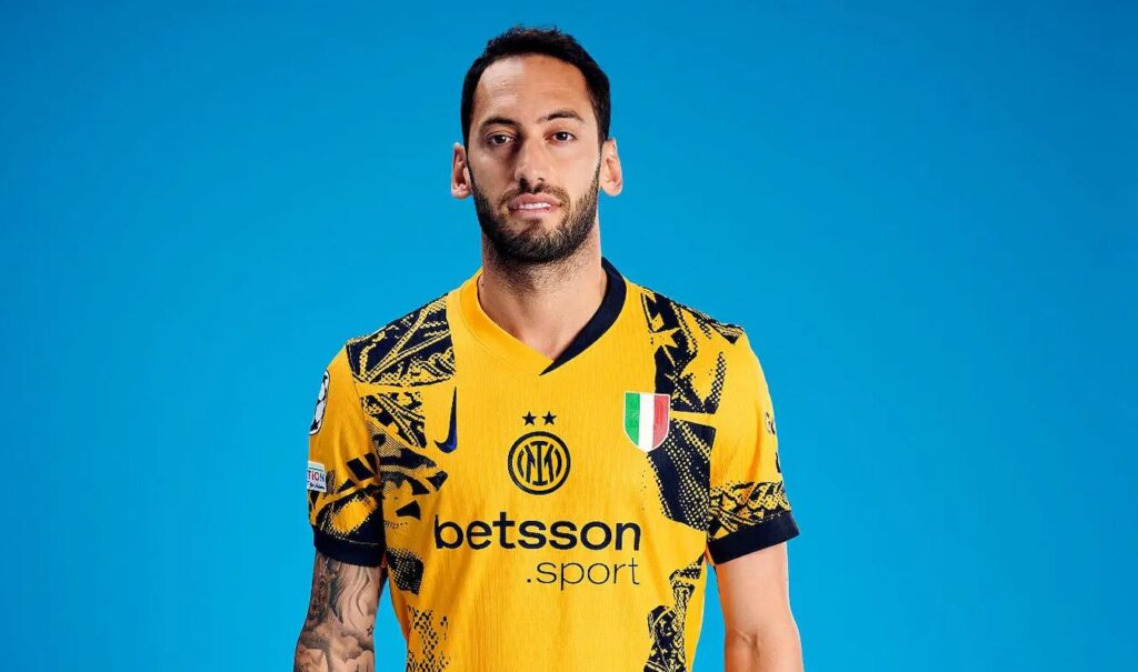 Contatto Lautaro-Calhanoglu