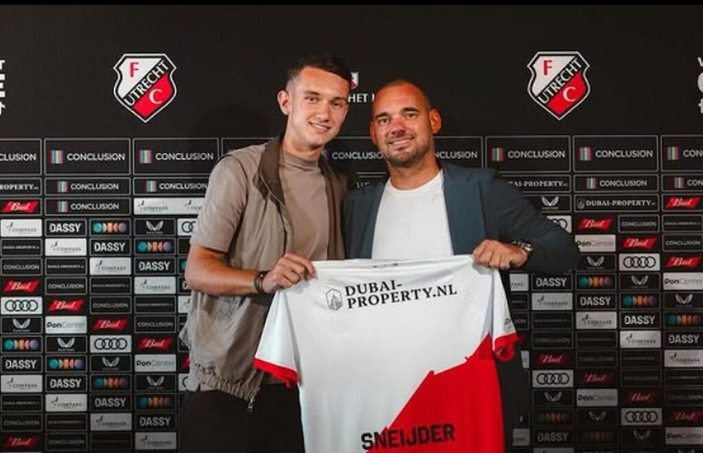 figlio sneijder firma con fc utrecht