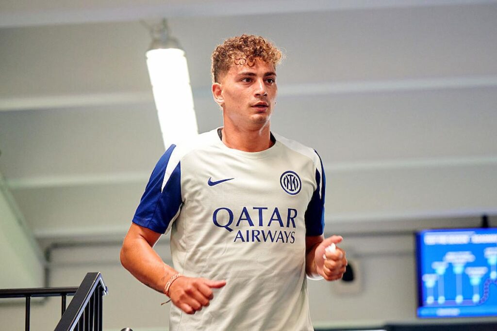 sebastiano esposito vicino al parma