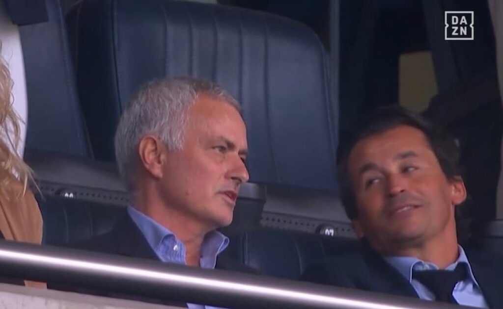 mourinho dazn tribuna porto (1)