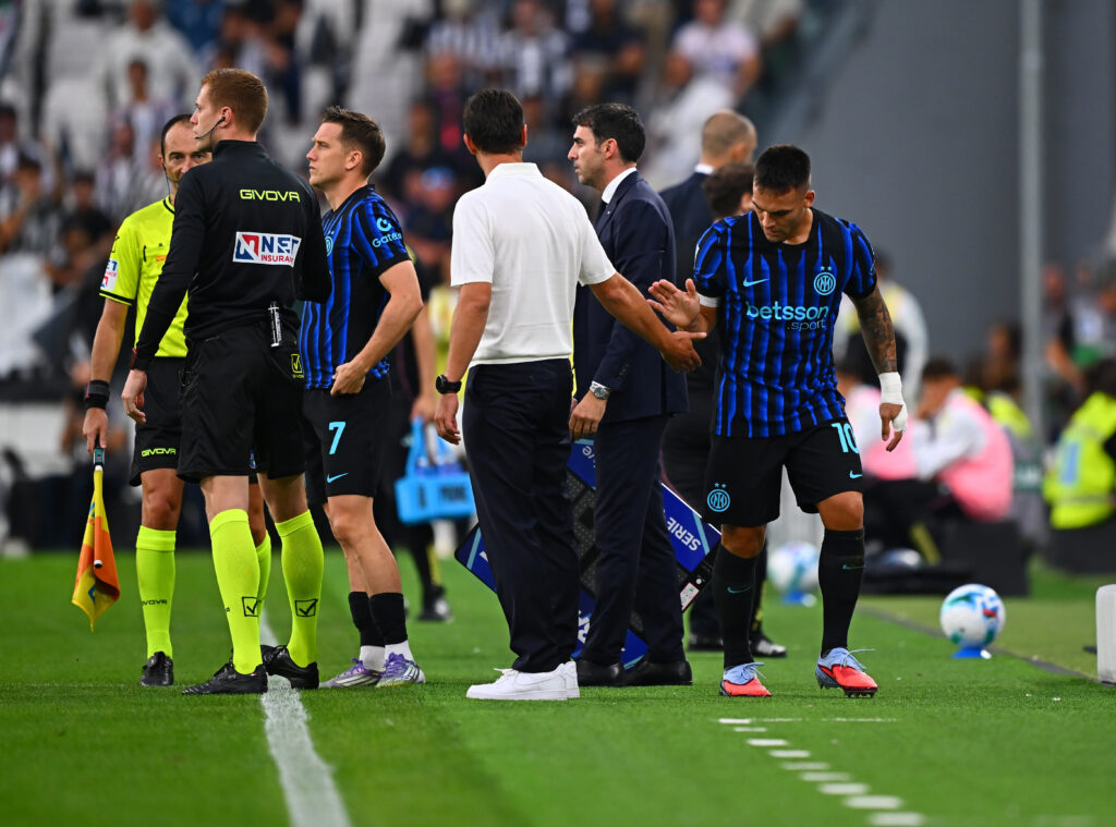 Chivu con Lautaro durante Juve Inter